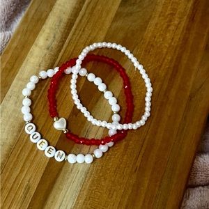 ⭐️QUEEN⭐️ stretch bracelets